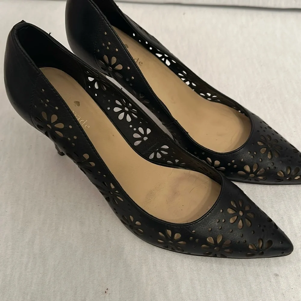 Kate Spade Ella Cutout Black 3.5” Scalloped Edge Pointed Heels Women’s Size 8.5